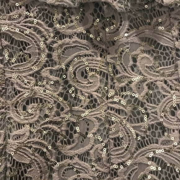 Marina sage lace Dress - Picture 3 of 3